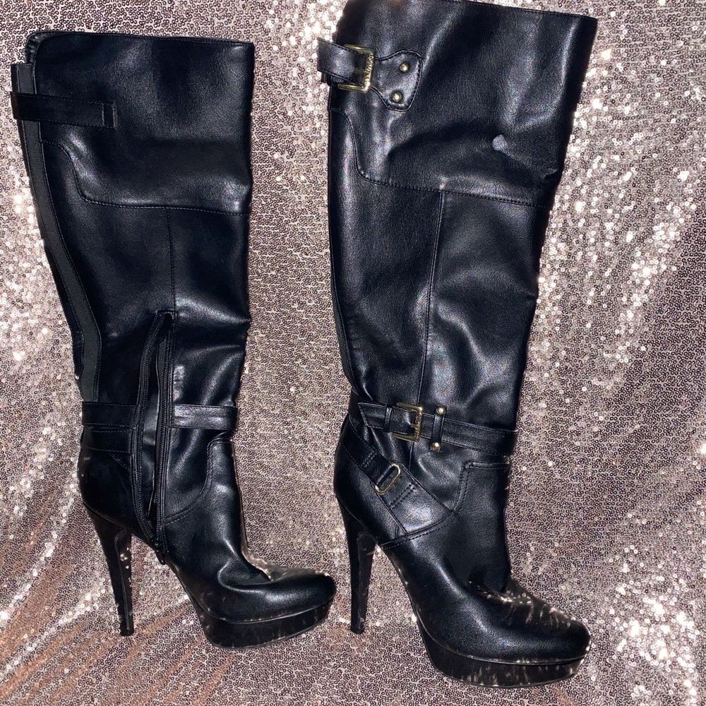 KNEE HIGH BLACK LEATHER GUESS BOOTS